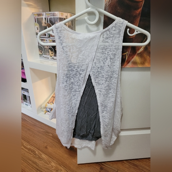 Guess tank top - Picture 2 of 2